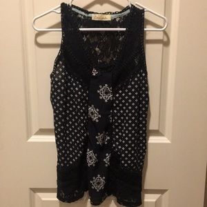 Davina Sleeveless top lace appliqué no size tag approx 18” pit2pit